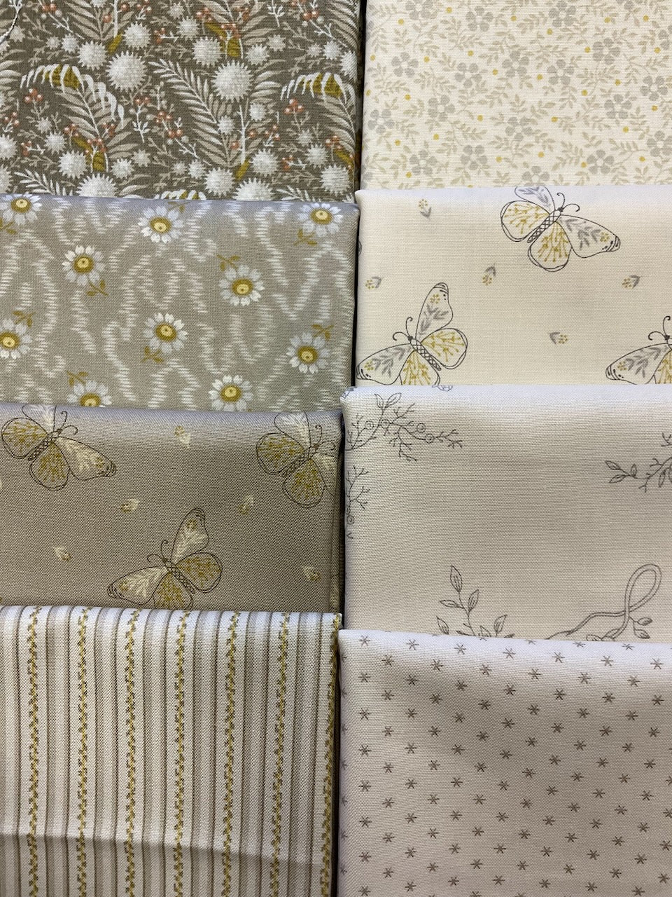 SWEET NOTHINGS Taupe 8 fat quarters